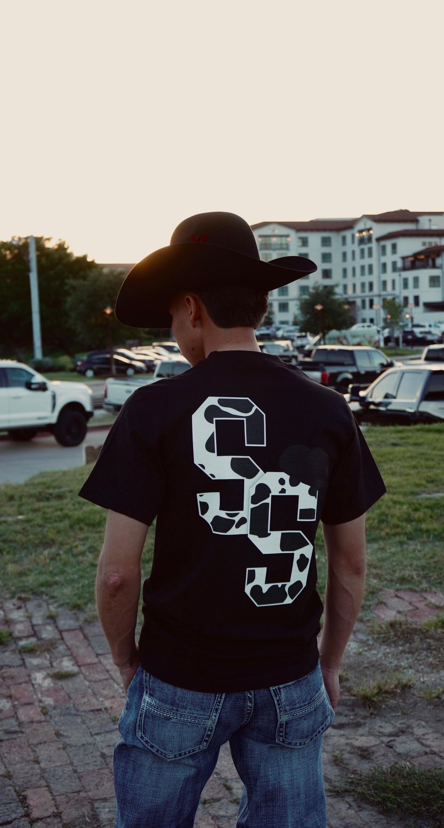 BLACK COW PRINT "SS" T-SHIRT